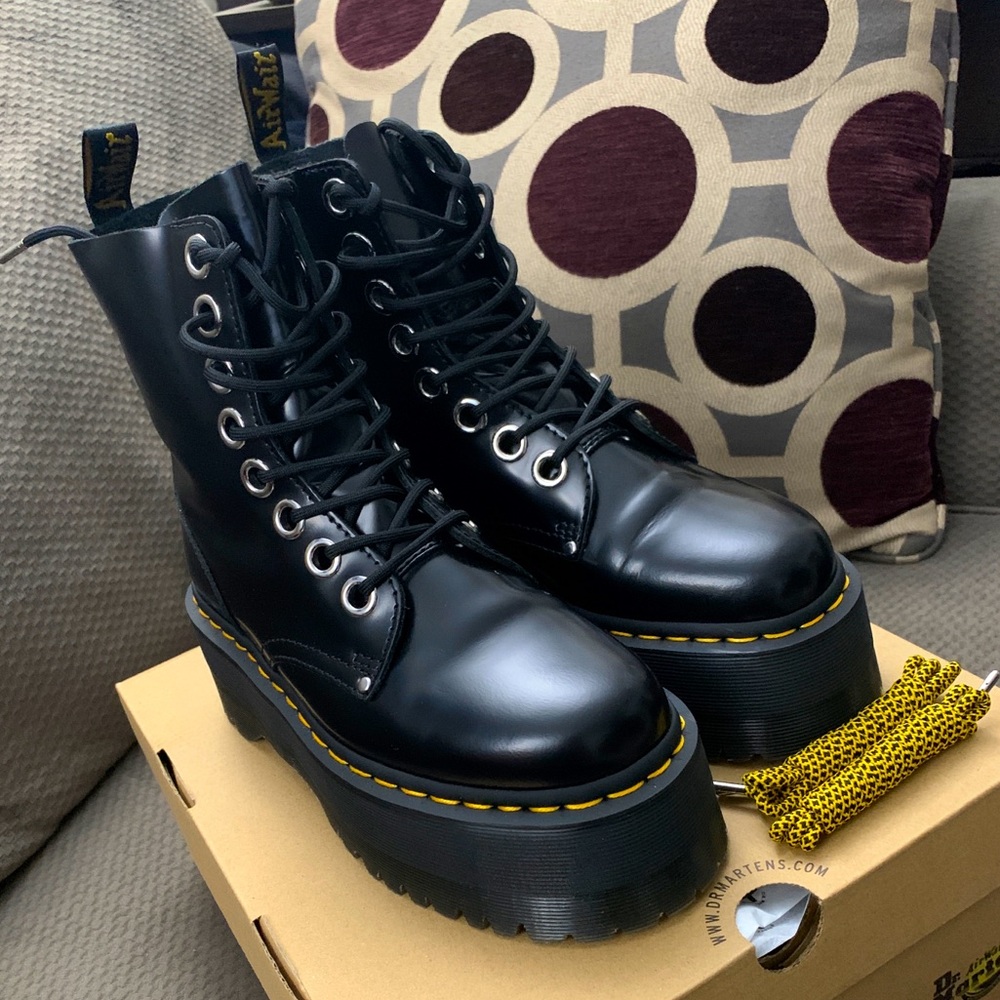 Dr Martens Jadon Max size 7